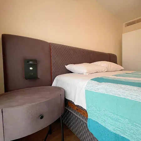 Stylish Only 200 M To The Beach In Peter House Free Parking Slăntjev Brjag