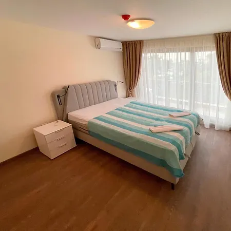 Stylish Only 200 M To The Beach In Peter House Free Parking Lägenhet Slăntjev Brjag