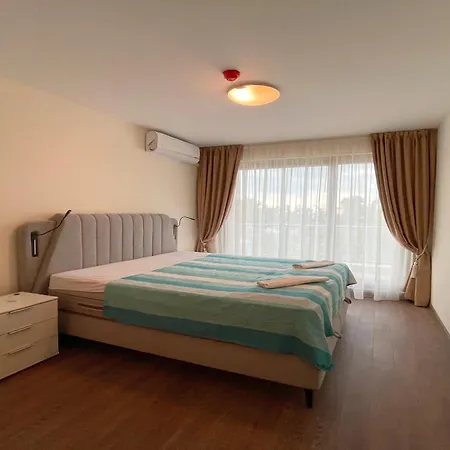 Stylish Only 200 M To The Beach In Peter House Free Parking アパート